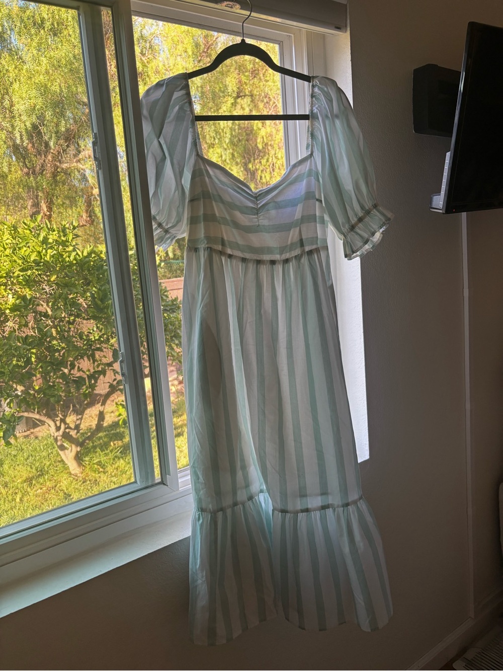 Abercrombie and Fitch Striped Puff-Sleeve Midi Dress in Mint Green and White